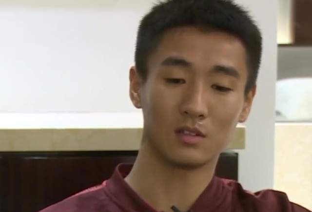 小受gay被c强制玩哭