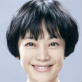 一个男孩子顶哭男孩子